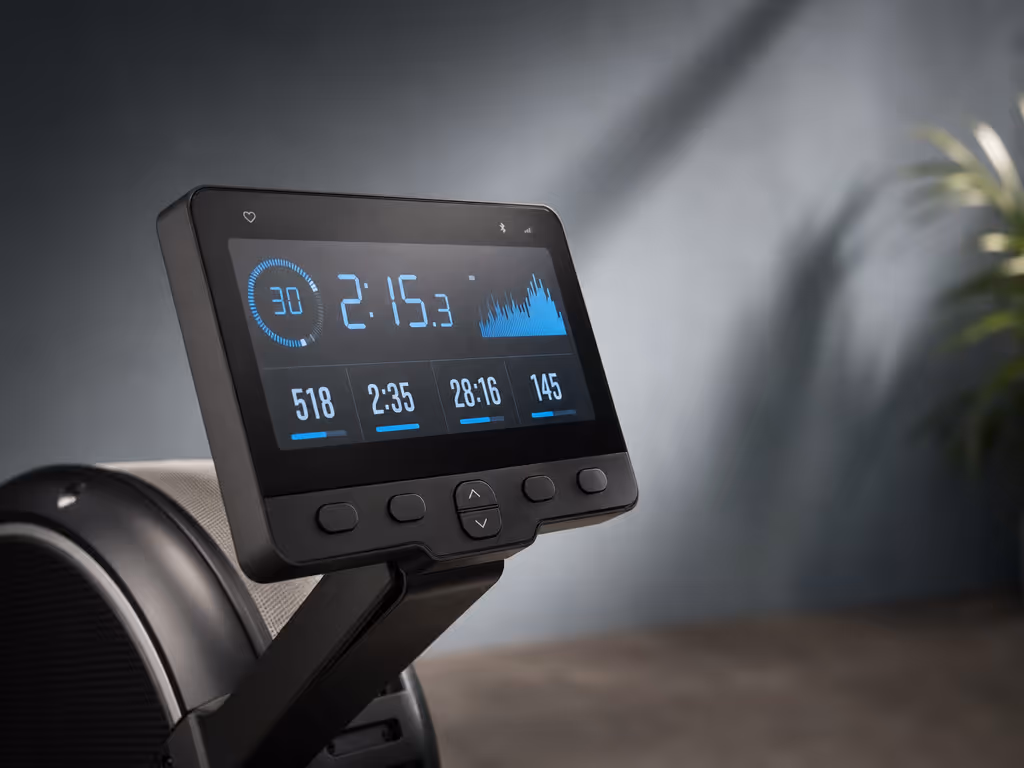 indoor_rowing_monitor_showing_interval_pace_and_stroke_rate